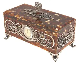 Ларец из янтаря "Державный" с часами