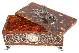 Ларец из янтаря "Державный" с часами