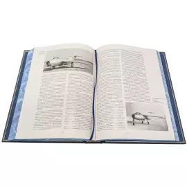 Набор книг в кожаном переплете на подставке "История авиации" в 2-х томах