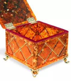 Большая шкатулка из янтаря