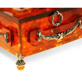 Шкатулка из янтаря "Княжеская"