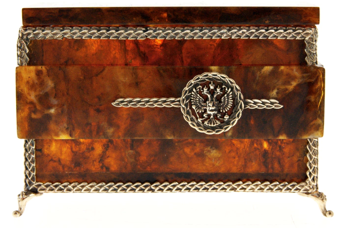 The box made of amber "Gosudareva"