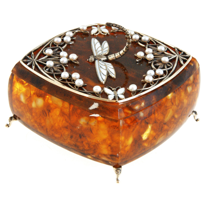 Jewelry box with amber pearls "Dragonfly"