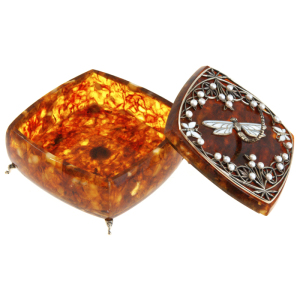 Jewelry box with amber pearls "Dragonfly"