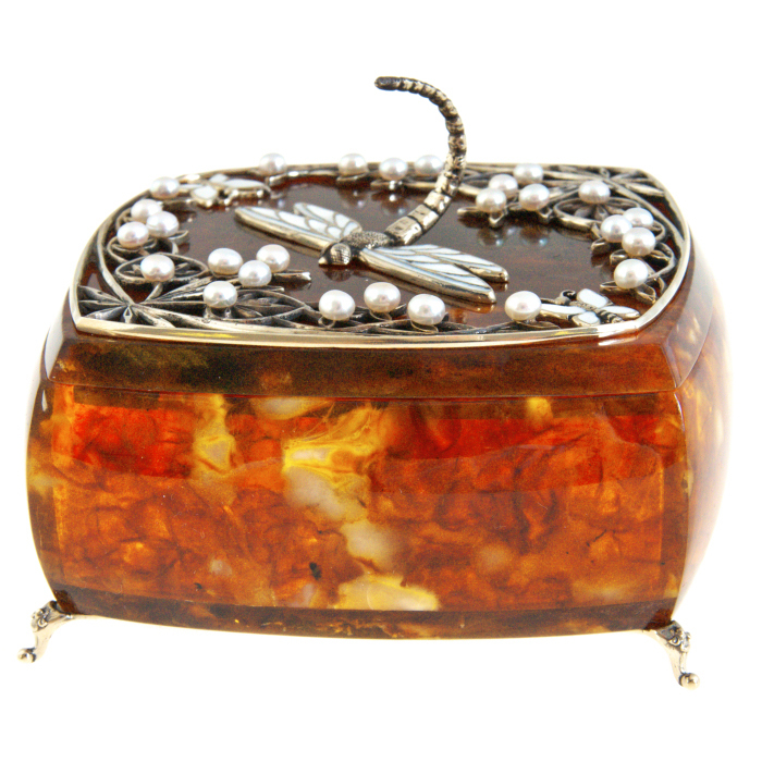 Jewelry box with amber pearls "Dragonfly"