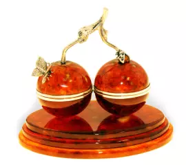 Шкатулка-сувенир из янтаря "Вишенки"