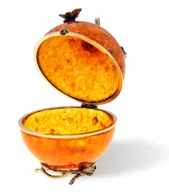 Шкатулка из янтаря "Райское яблоко"