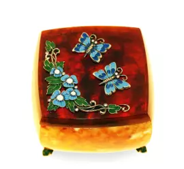 Шкатулка из янтаря "Бабочки"