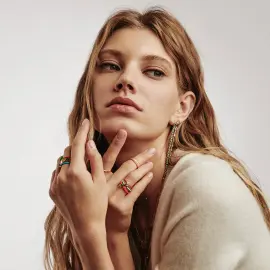 Кольцо из красного золота с изумрудом и бриллиантами Кольцо из красного золота с изумрудом и бриллиантами