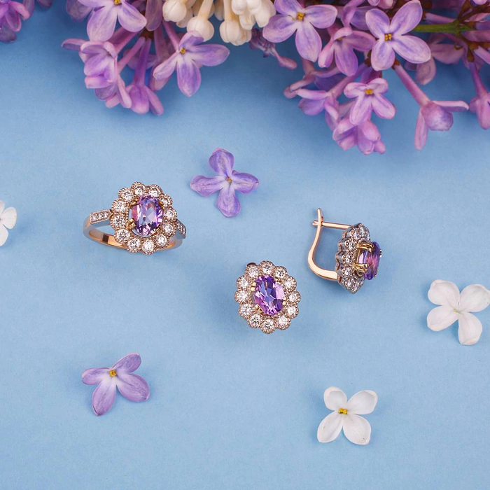 Red gold ring with amethyst and diamonds