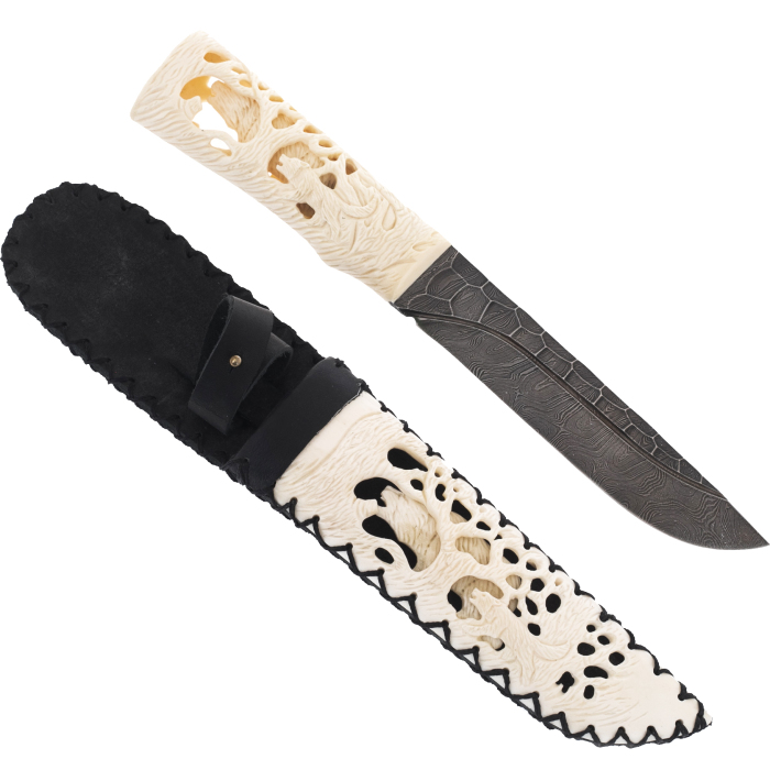 Knife made of Damascus steel "Traveler"