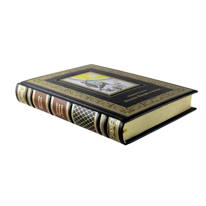 Книга в кожаном переплете  "Легенды Японии и Китая. 100 видов Луны. 36 призраков"
