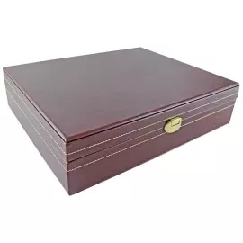 The leather-bound book "The Holy Gospel" in a gift box