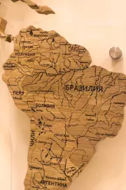 Карта мира из массива дуба, на заказ