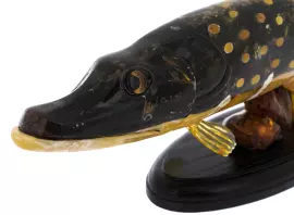 Сувенир из янтаря "Щука"