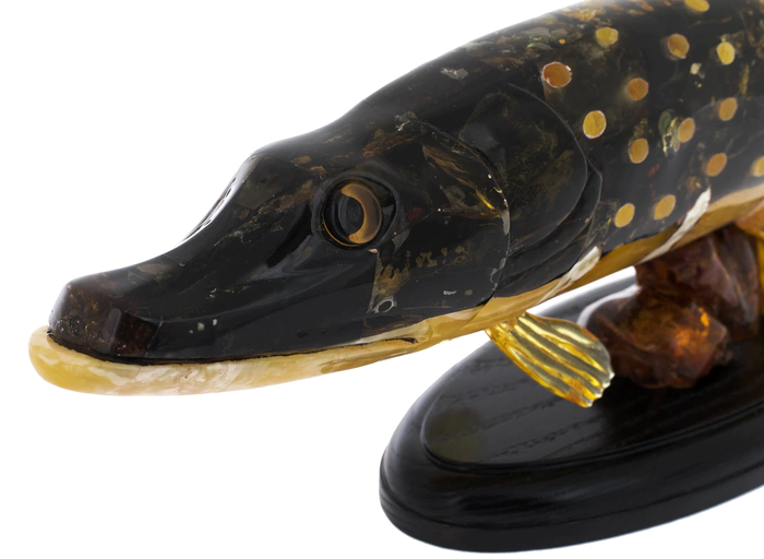 Souvenir made of amber "Pike"