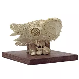 Скульптура из бивня мамонта "Сова"