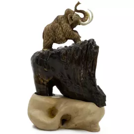 Скульптура "Мамонт на горе"