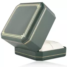 Malinka ring in white gold with diamonds