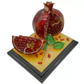 Композиция из янтаря "Гранат"