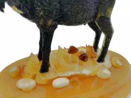 Композиция из янтаря "Лось"