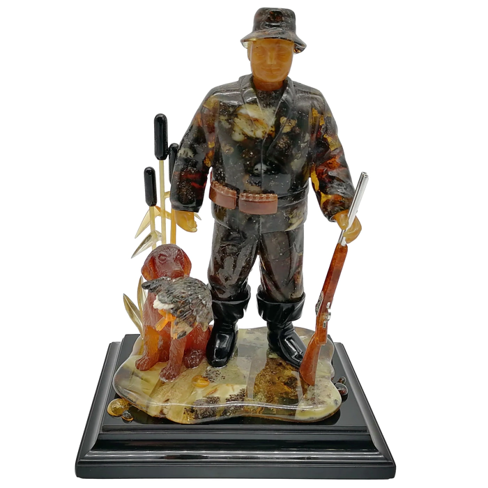 Amber composition "Hunter with a dog"