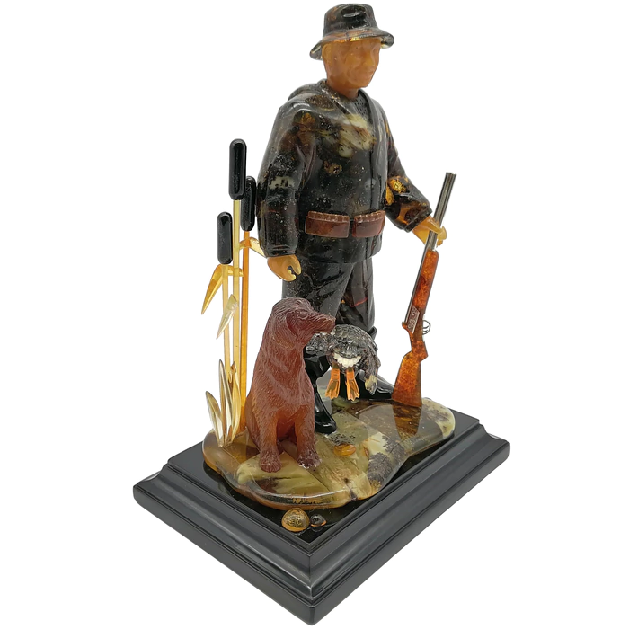 Amber composition "Hunter with a dog"