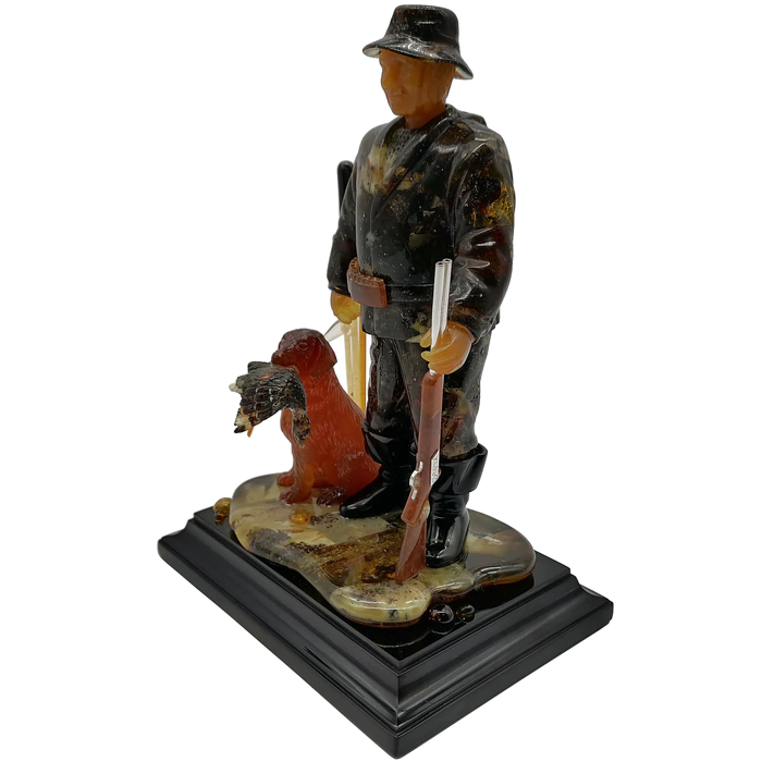 Amber composition "Hunter with a dog"