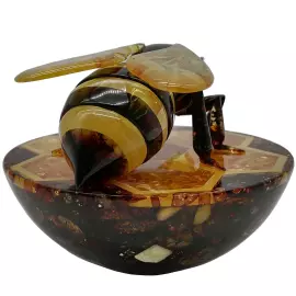 Композиция из янтаря "Пчела"