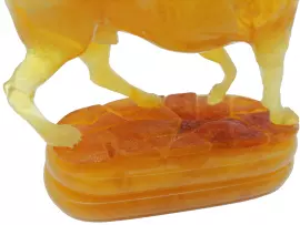 Композиция из янтаря "Охотничья собака с фазаном"