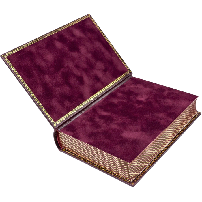 Leather-bound gift book "Court speeches" in a box