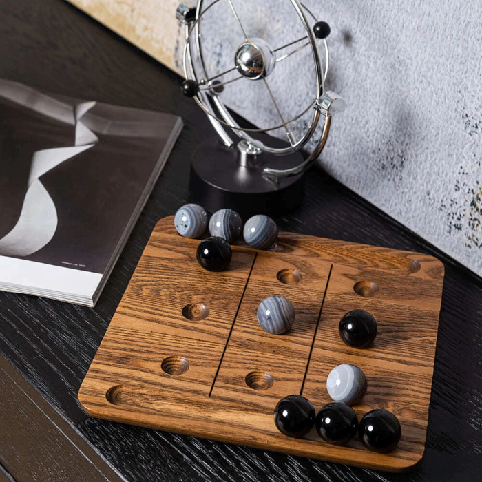Tic Tac Toe Board Game "Poitiers"