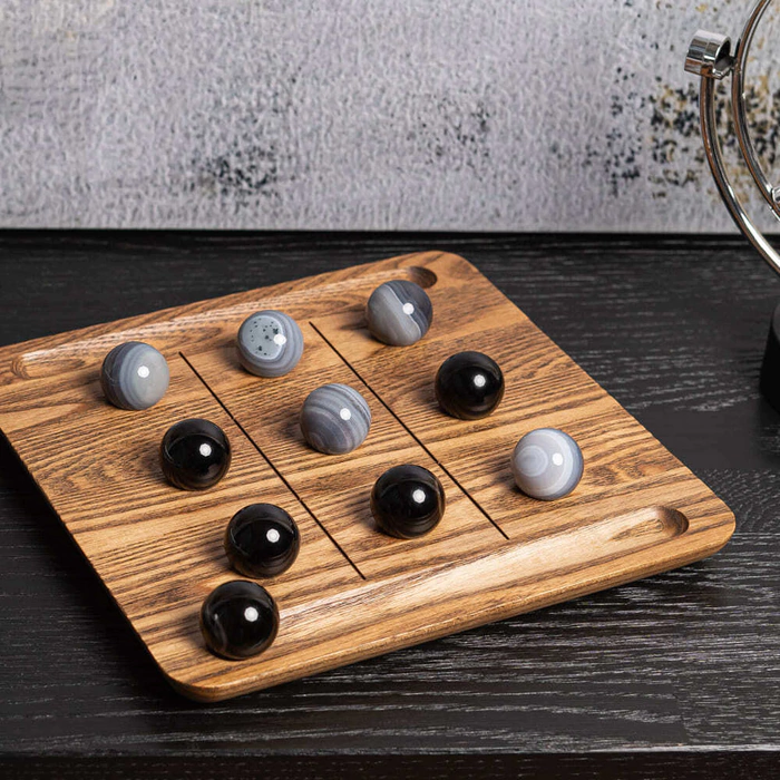 Tic Tac Toe Board Game "Poitiers"