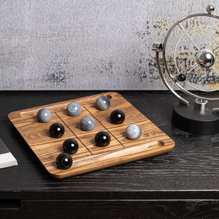 Tic Tac Toe Board Game "Poitiers"