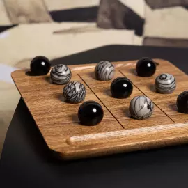The board game Tic Tac Toe "Picasso"