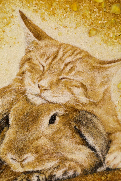 Картина из янтаря "Кролик с котом"