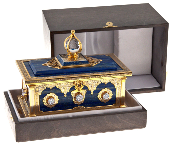Lapis lazuli casket with rock crystal, Zlatoust