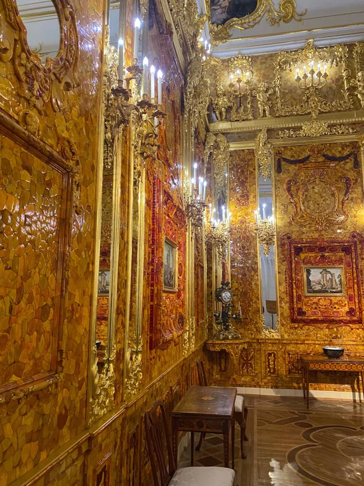 Amber panel "Mirror, fragment of an amber room" (scale 1:2)