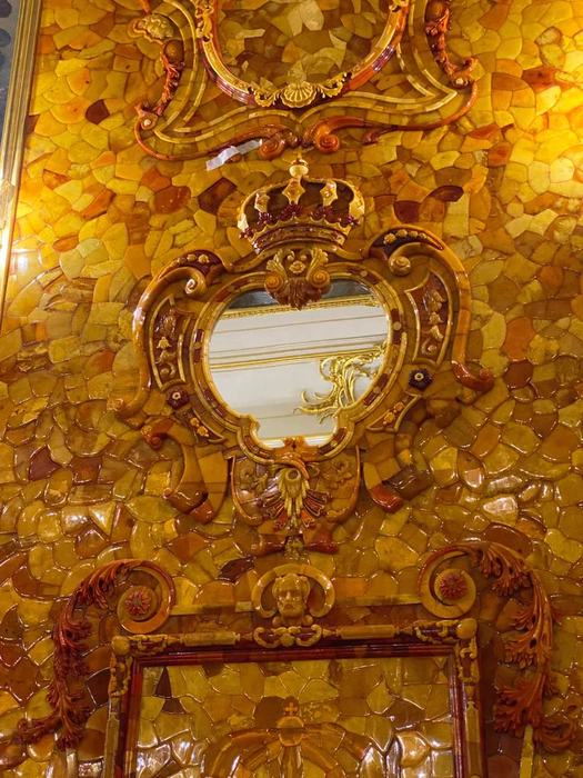 Amber panel "Mirror, fragment of an amber room" (scale 1:2)