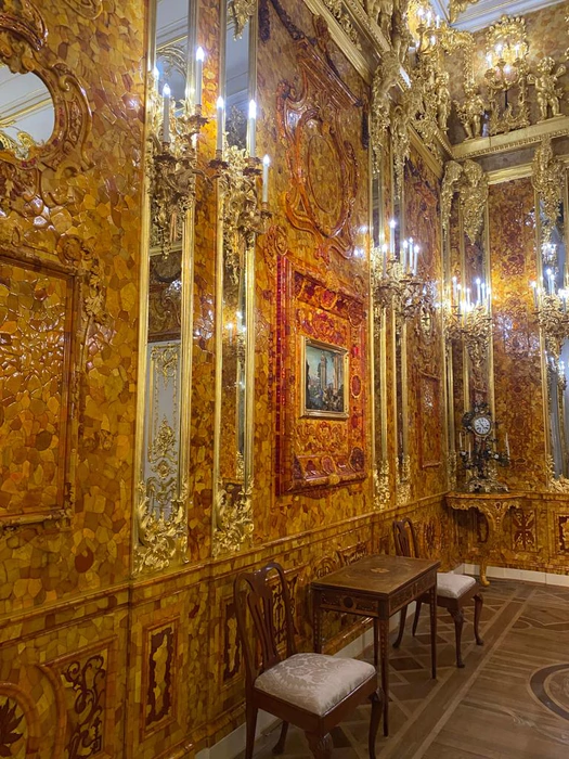Amber panel "Mirror, fragment of an amber room" (scale 1:2)