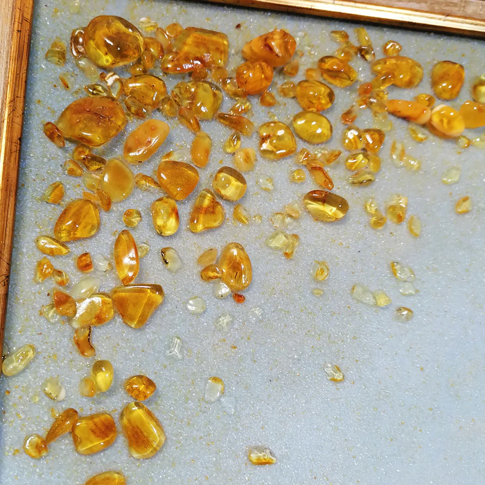 The amber painting "Dali's Dream"