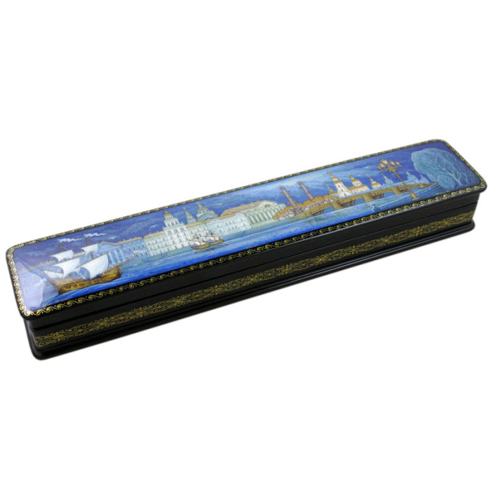 The box "Saint Petersburg" is a Lackey