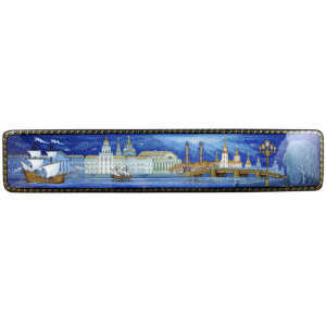 The box "Saint Petersburg" is a Lackey