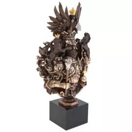 The author's bronze sculpture "The King"