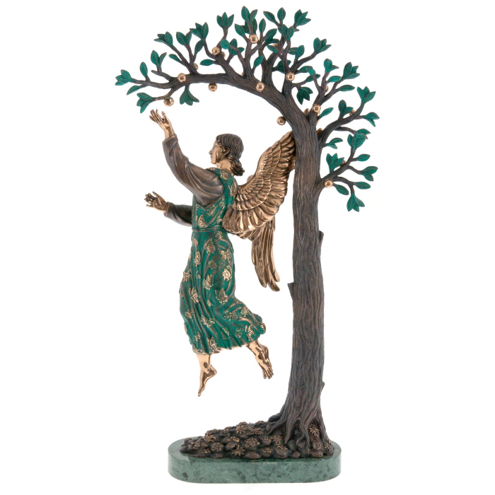 The author's bronze sculpture "Paradise Apples"