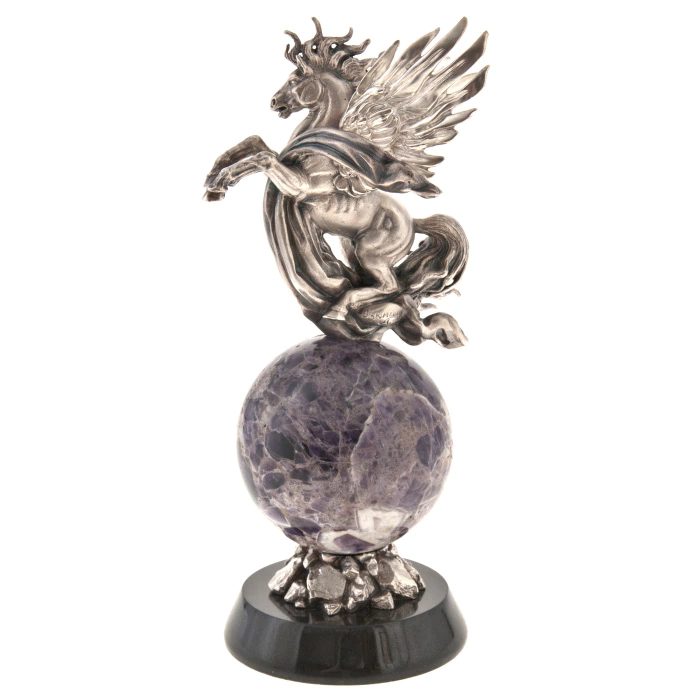 The author's bronze sculpture "Pegasus"