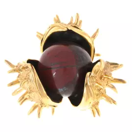 The author's bronze sculpture "Chestnut"