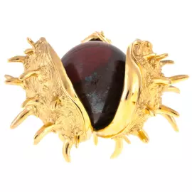 The author's bronze sculpture "Chestnut"