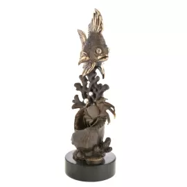 The author's bronze sculpture "Hunting for a goldfish"