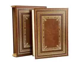 Книга в кожаном переплете "Летописное повествование о Малой России" в футляре Книга в кожаном переплете "Летописное повествование о Малой России" в футляре